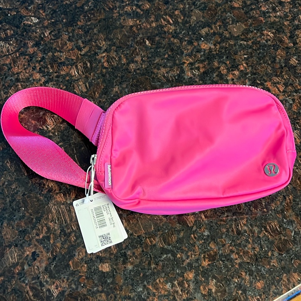 Everywhere belt bag 1L